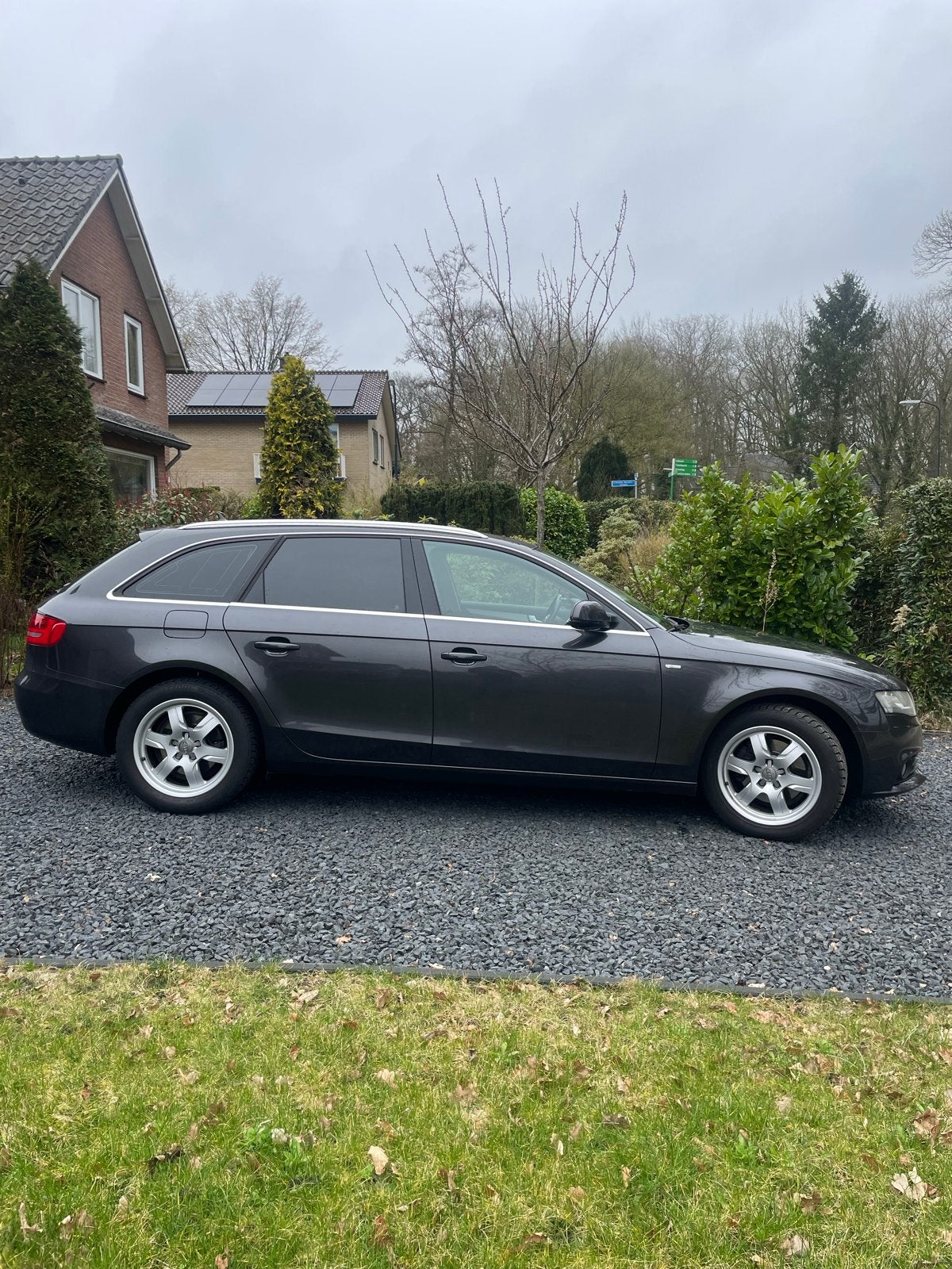 Audi A4 1.8Tfsi 2009 zuiger upgrade gehad + nieuw kettingset, Auto's, Voorwielaandrijving, Stof, Zwart, 4 cilinders