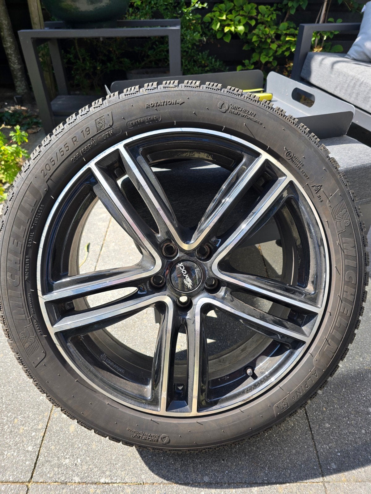 Brock velgen met Michelin Alpine winterbanden 205/55 R19, Gebruikt, Banden en Velgen, Personenwagen, Ophalen