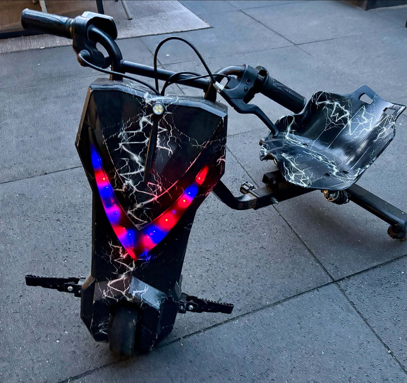Elektrische Drift Trike met LED-verlichting, Ophalen, Gebruikt, Schijfrem, Verstelbare zitting