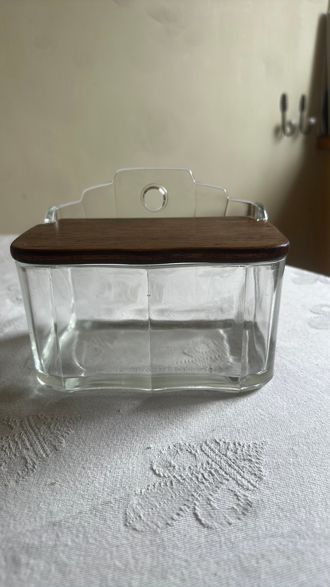 Glazen zoutpot, Ophalen