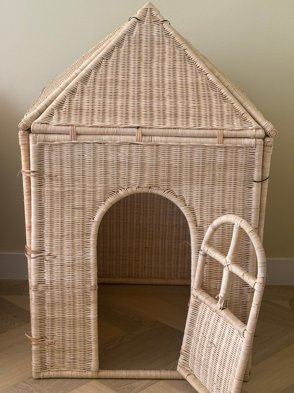 Rotan speelhuisje voor binnen, Ophalen, Zo goed als nieuw