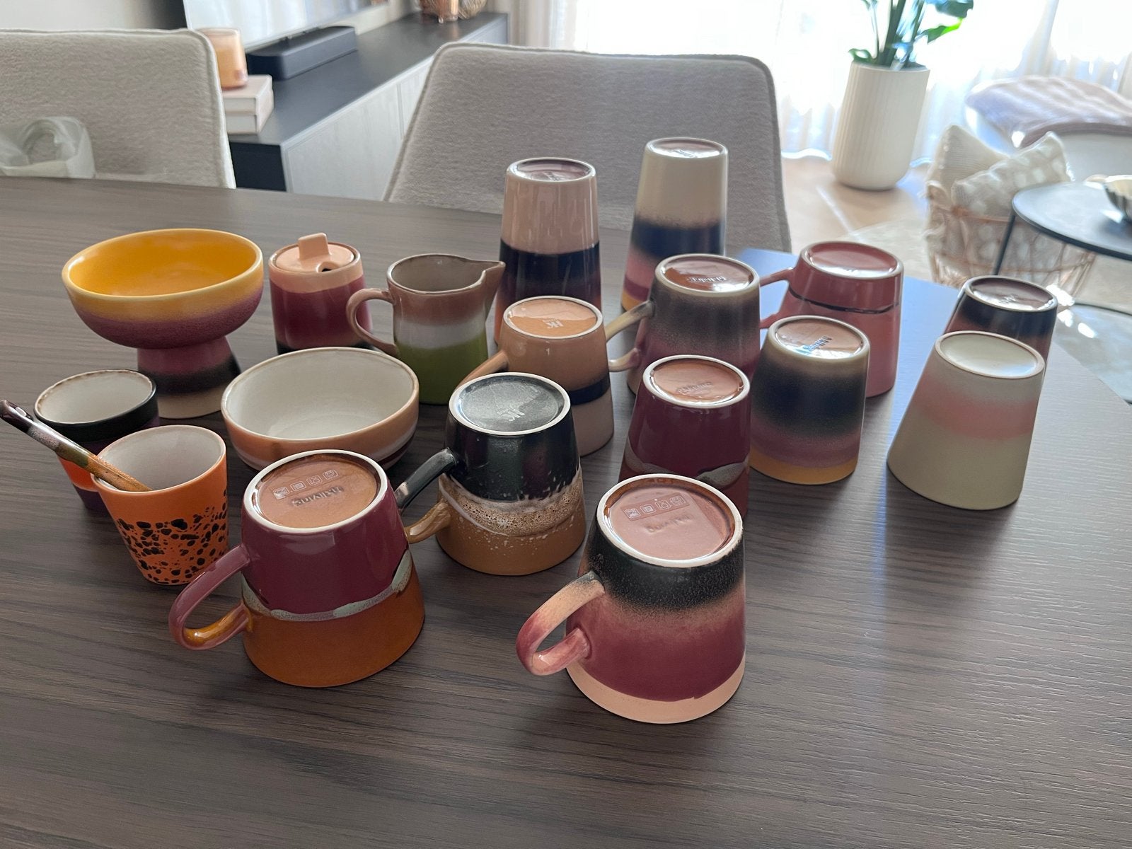 Uitgebreid Servies van HKliving - Diverse Kleuren, Huis en Inrichting, Keuken | Servies, Ophalen, Overige merken, Keramiek, Zo goed als nieuw