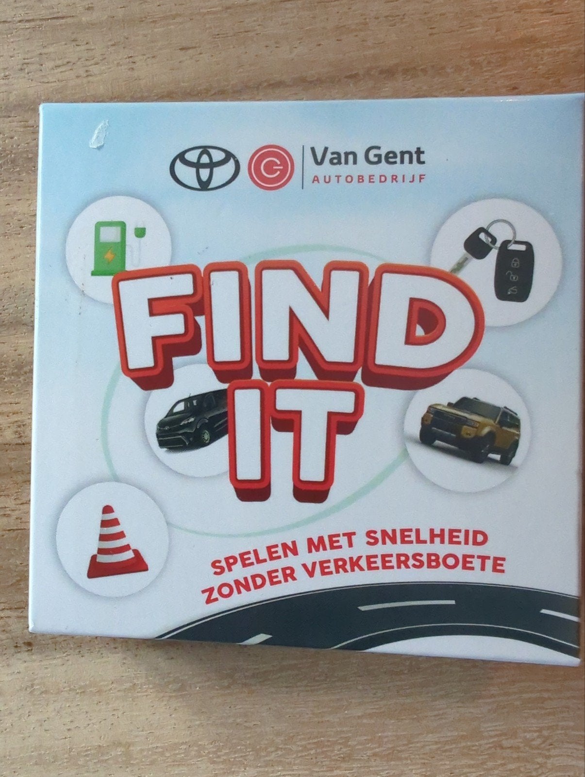 Find It! spot it! Dobble, Auto Themaspel - Snelheid in verke, Ophalen of Verzenden, Zo goed als nieuw, Van Gent Autobedrijf, Een of twee spelers