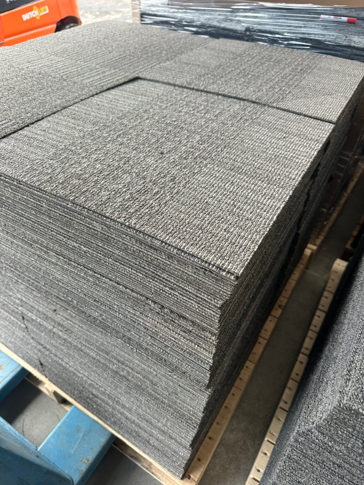 Tapijttegels 50x50 cm grijs ca 1600 stuks (400m2), Ophalen, Q, 75 m² of meer, Q