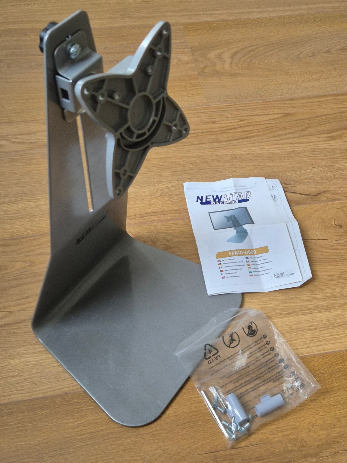 NewStar FPMA-D800 Monitorstandaard, Ophalen of Verzenden, Gebruikt, NewStar