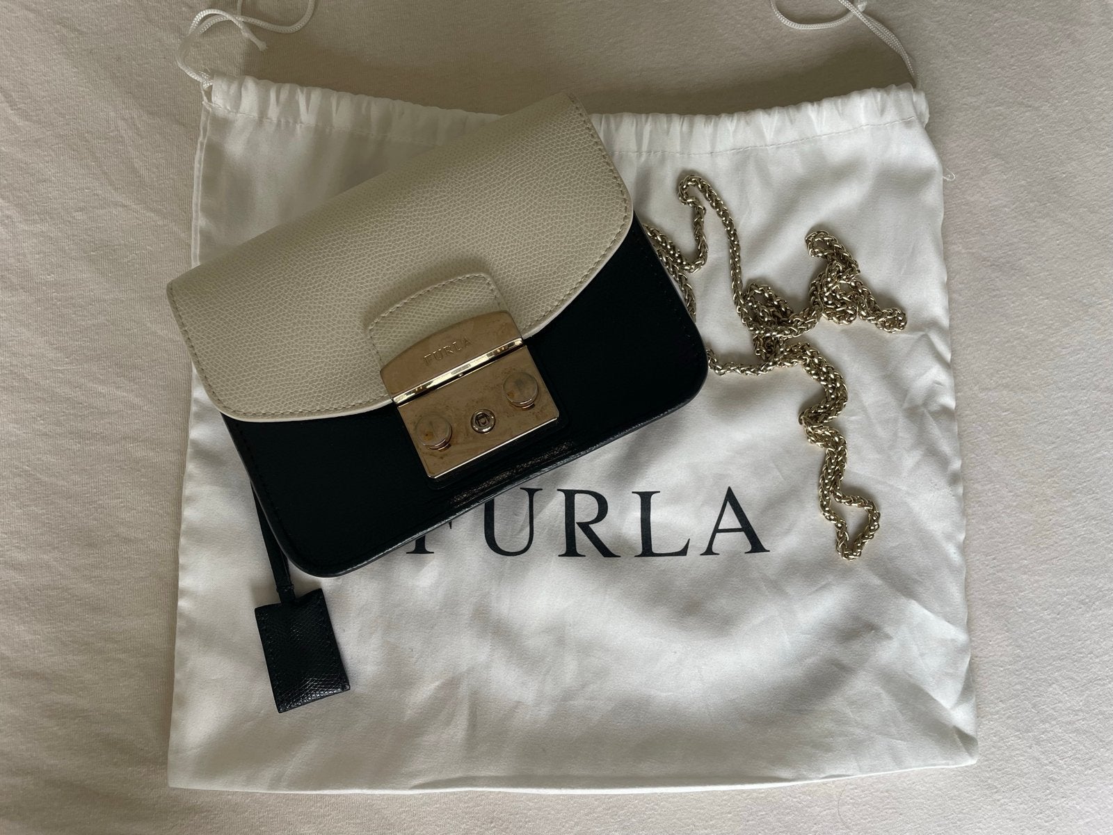 Furla Metropolis Mini Crossbody Tas Zwart/Wit, Ophalen of Verzenden, Zo goed als nieuw, Zwart, Schoudertasje