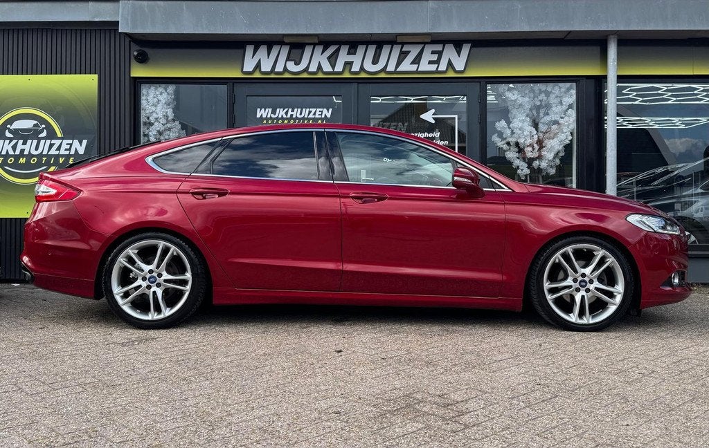 Ford Mondeo 2.0 Titanium Automaat met Panorama dak ! Leder /, Auto's, 4 cilinders, Mondeo, Automatische klimaatregeling, Bedrijf