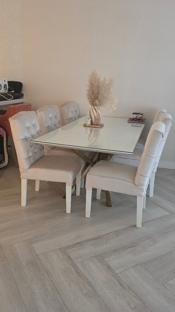 Luxe eettafel met 6 velvet eetkamerstoelen – wit/goud