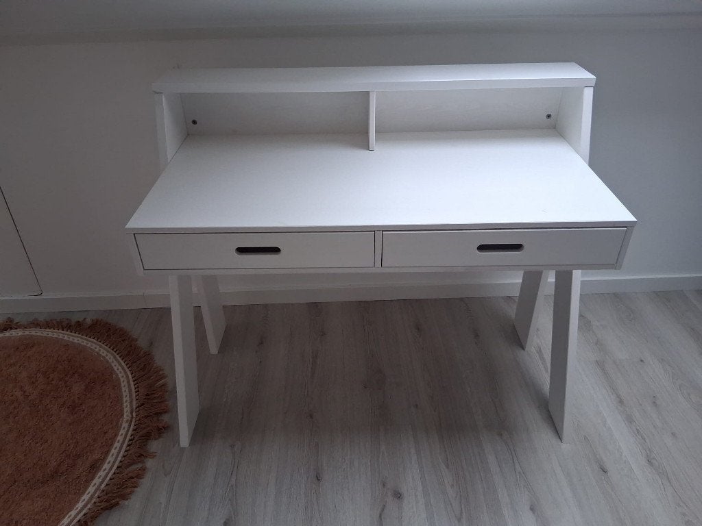 Wit Ikea Bueau, Ophalen, Met lades, Gebruikt, Hout