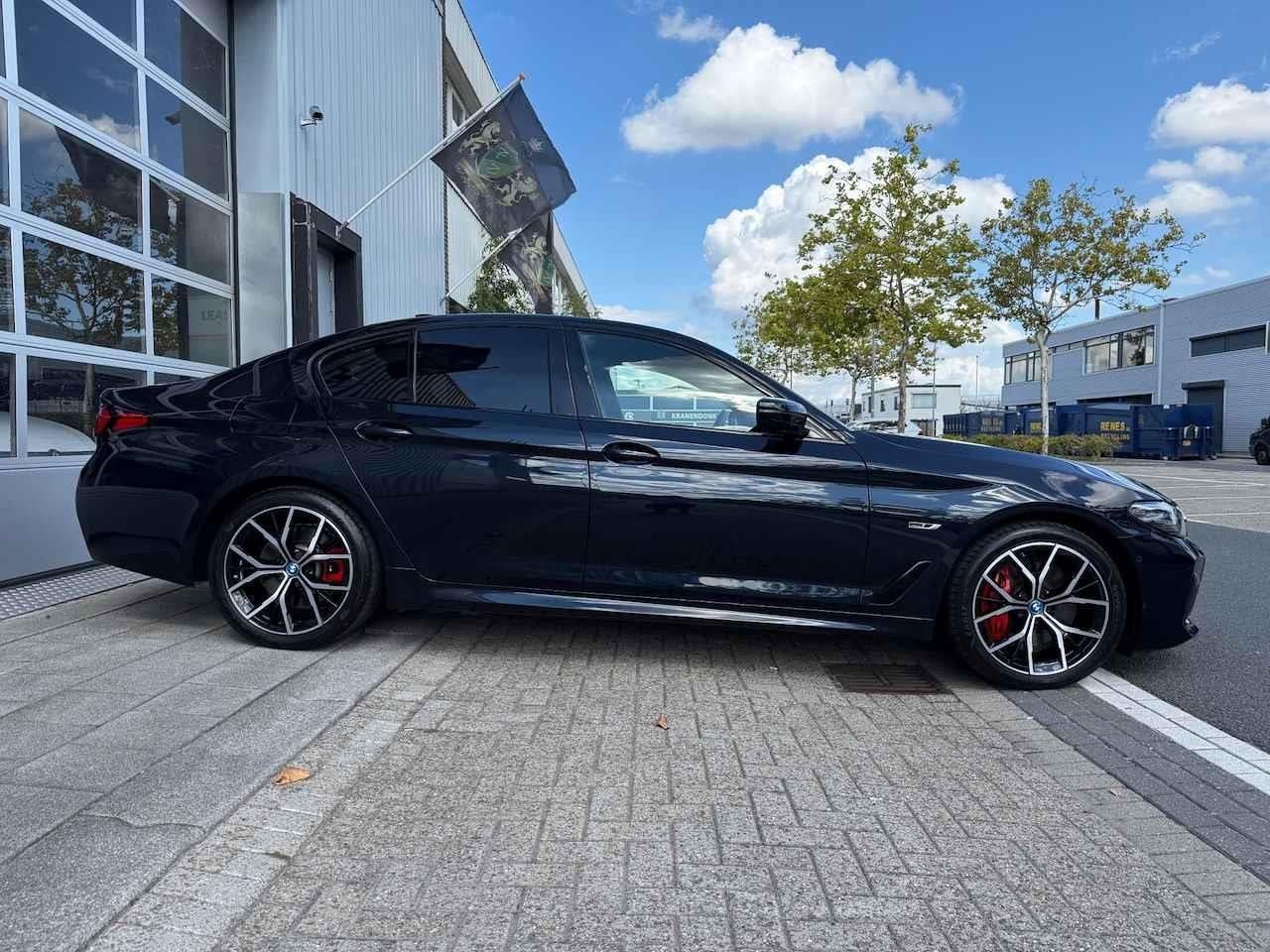 BMW 5-serie 545e xDrive High Executive M-Sport 290kW/395PK, Gebruikt, Zwart, Bedrijf, Vierwielaandrijving
