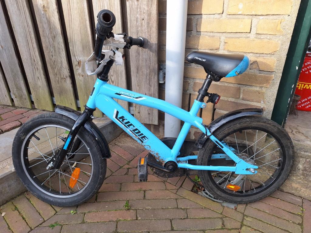 Blauwe kinderfiets - Gebruikt maar in goede staat, Fietsen en Brommers, Fietsen | Kinderfietsjes, Terugtraprem, Kiddie, Ophalen of Verzenden