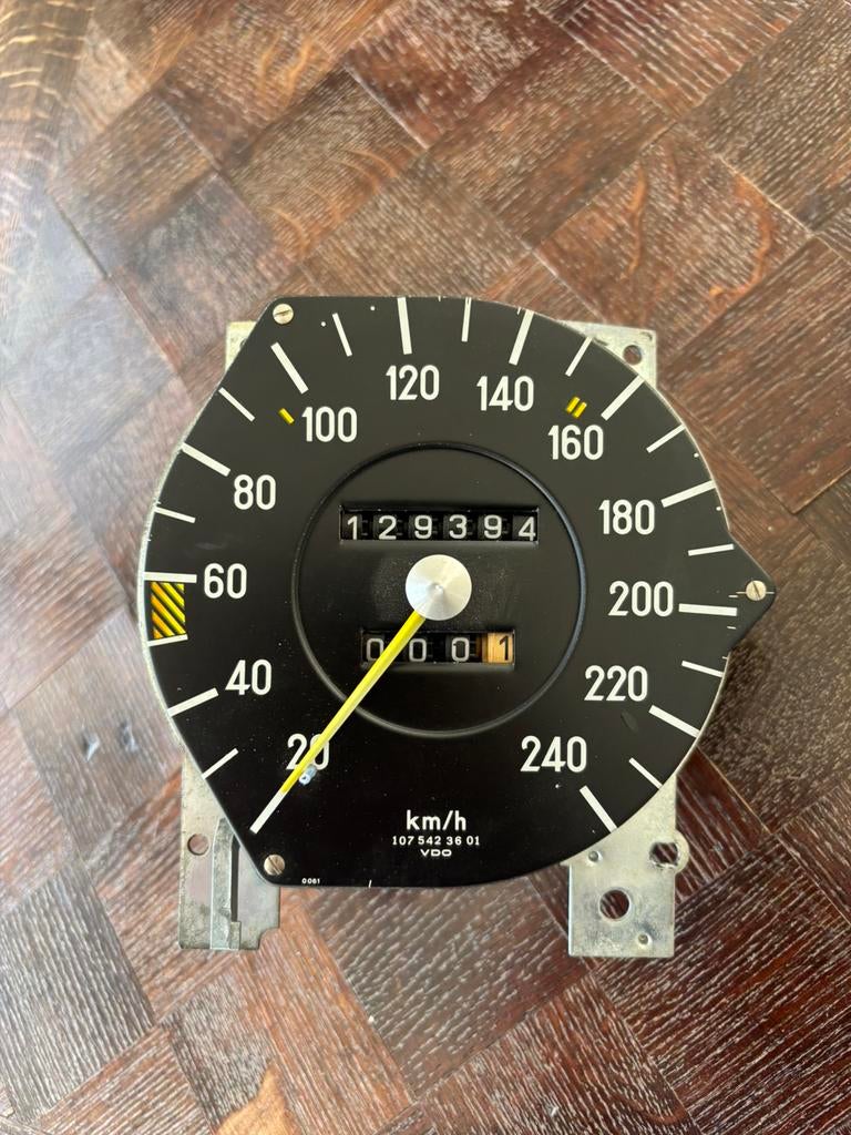 Snelheidsmeter/kilometerteller Mercedes W107, Auto-onderdelen, Dashboard en Schakelaars, Mercedes-Benz, Oldtimer onderdelen, Gebruikt