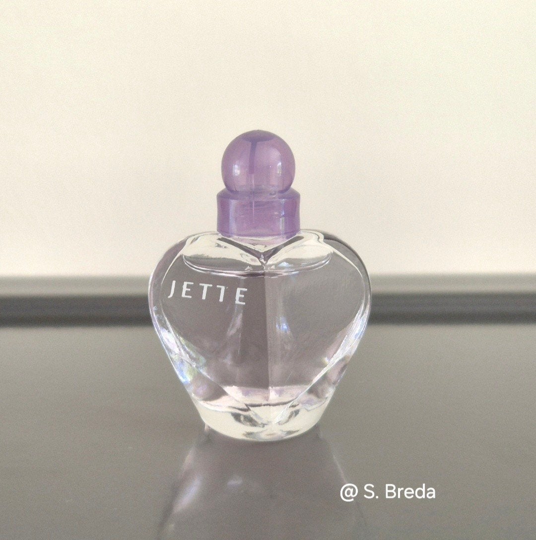 Jette Joop - Jette Love - volle miniatuur, Verzamelen, Parfumverzamelingen, Ophalen of Verzenden, Miniatuur, Gevuld