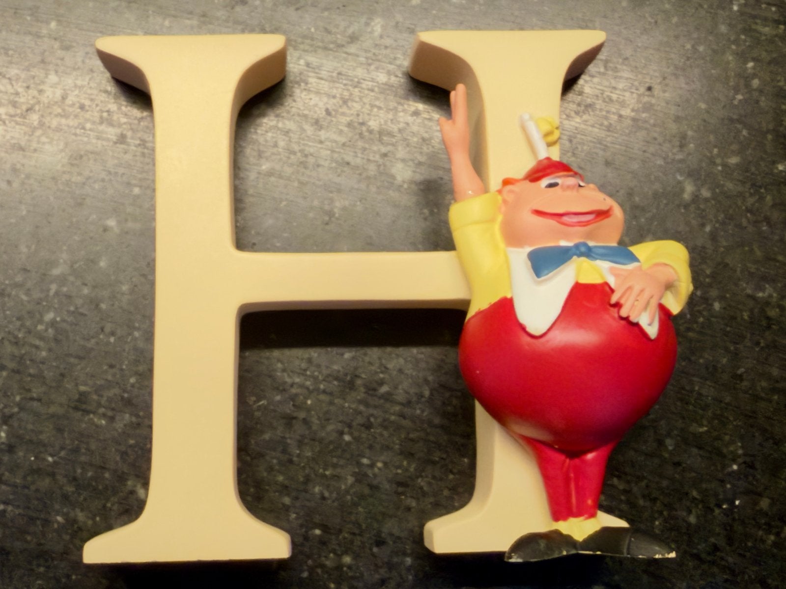 Disney Letter H Tweedle Dee Alice in Wonderland Beeldje, Ophalen of Verzenden, Overige figuren, Nieuw, Beeldje of Figuurtje