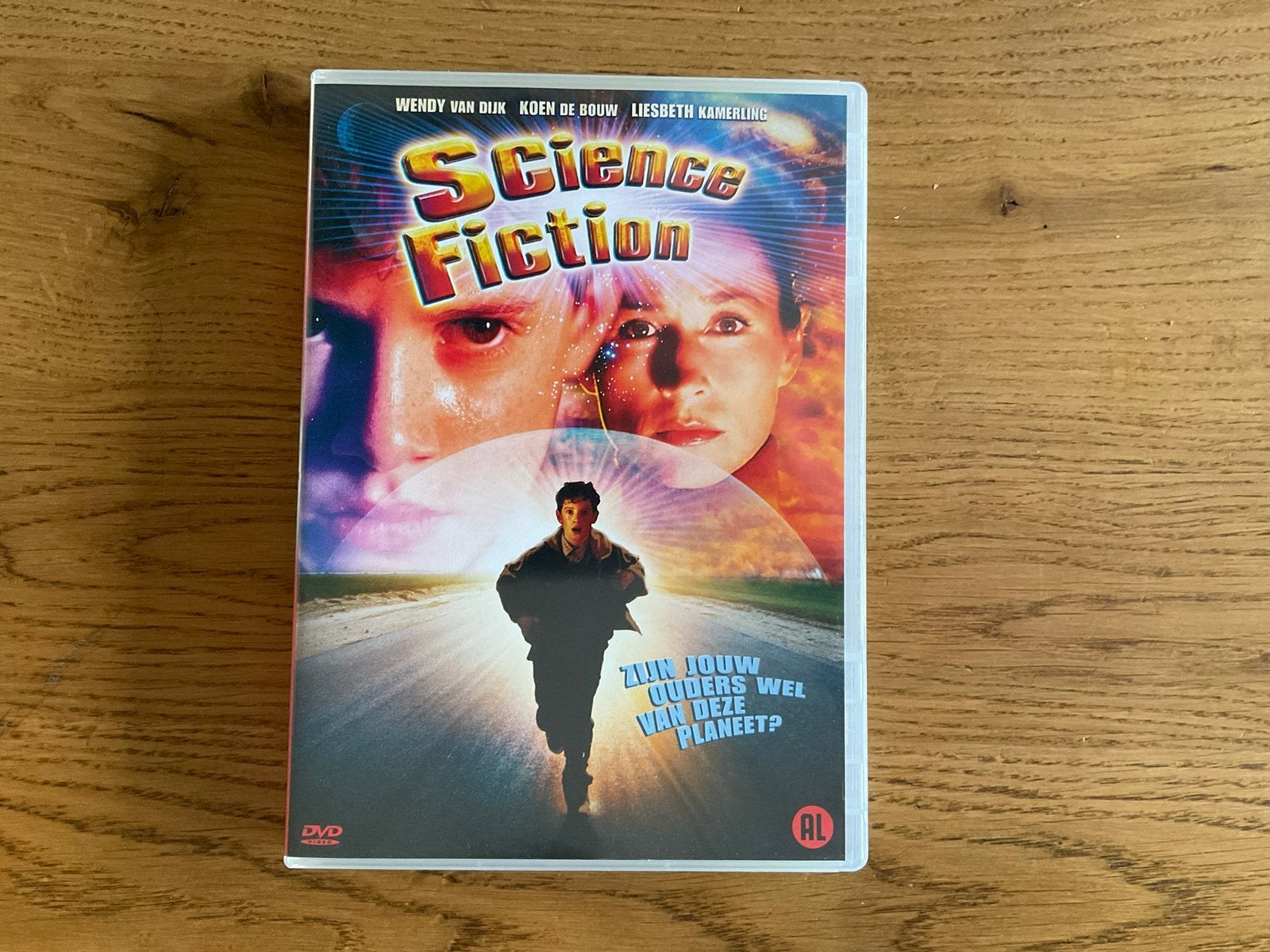 10). Science Fiction met Wendy van Dijk, Liesbeth Kamerling., Ophalen of Verzenden, Zo goed als nieuw
