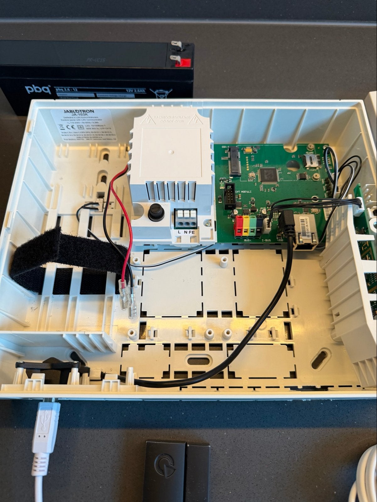 Jablotron JA-103K alarmsysteem met sirene en deurcontact, Gebruikt, Raam of Deur, Ophalen of Verzenden, Compleet systeem
