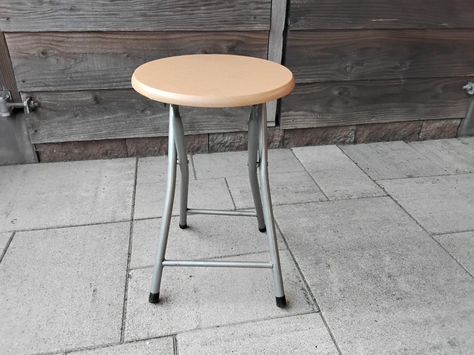 Inklapbaar krukje, Ophalen, Hout