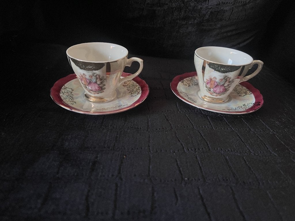 2 kop en schotels parelmoer, Japan, Ophalen of Verzenden, Zo goed als nieuw, Porselein, Kop en/of schotel