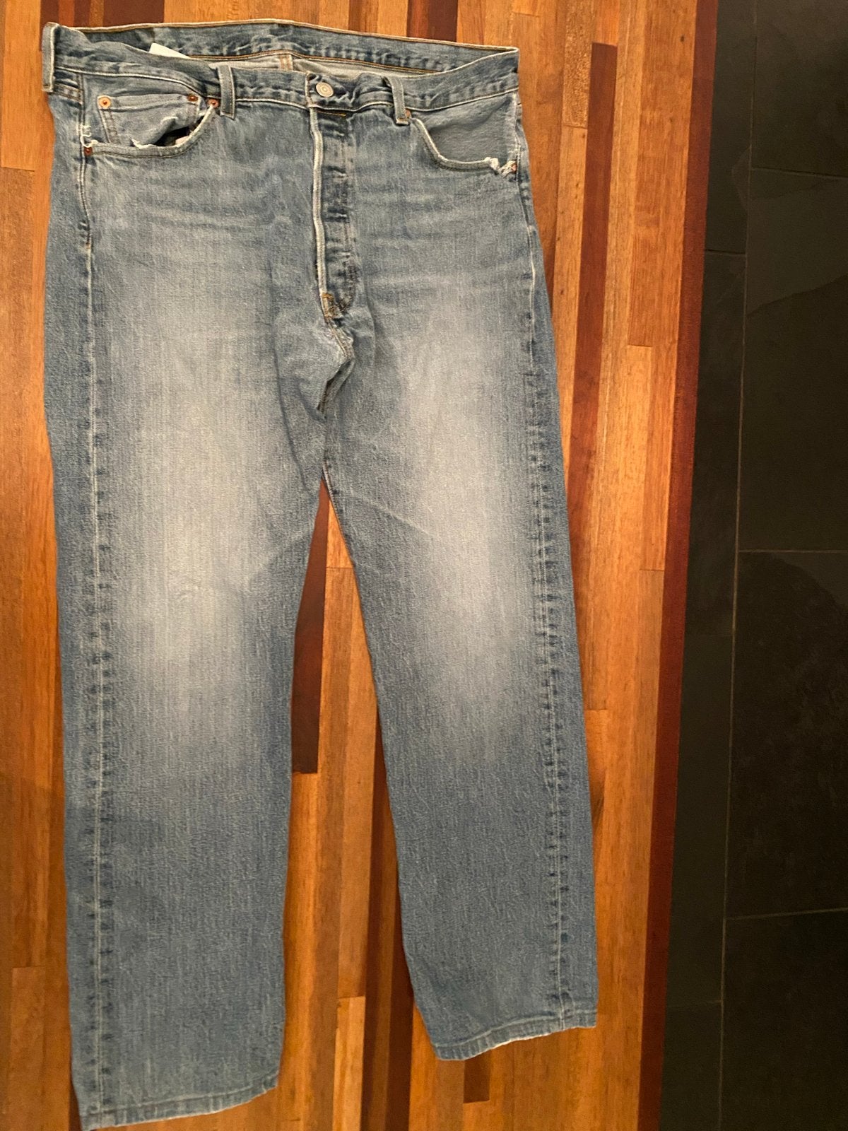 2x Klassieke Levi's spijkerbroeken W36, gerepareerd, Ophalen of Verzenden, Gedragen, Blauw, W36 - W38 (confectie 52/54)