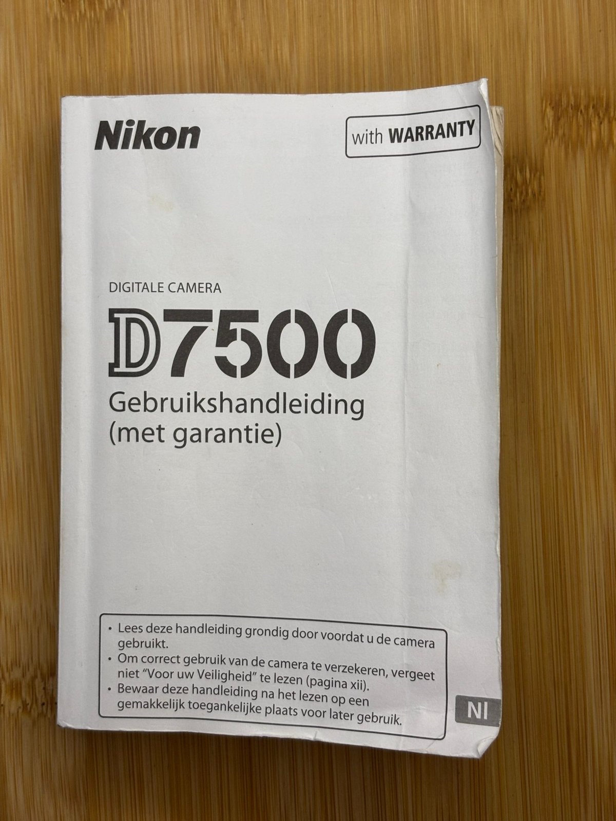 Nikon D7500 Gebruikershandleiding nederlandstalig, Boeken, Ophalen of Verzenden, Zo goed als nieuw, Fotografie algemeen