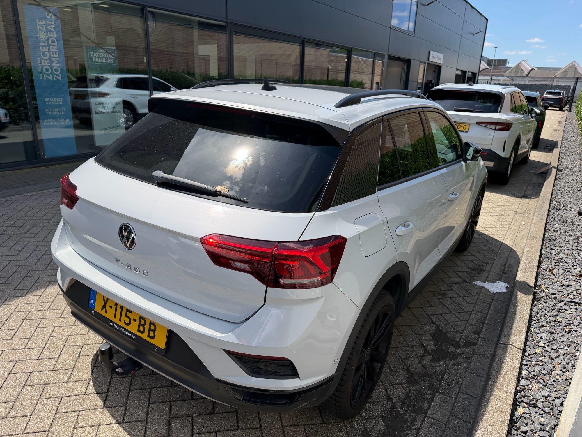 Volkswagen T-Roc 1.5 TSI R-Line | 150 PK | Digital Cockpit P, Auto's, Volkswagen, Stof, 4 cilinders, Wit, Bedrijf