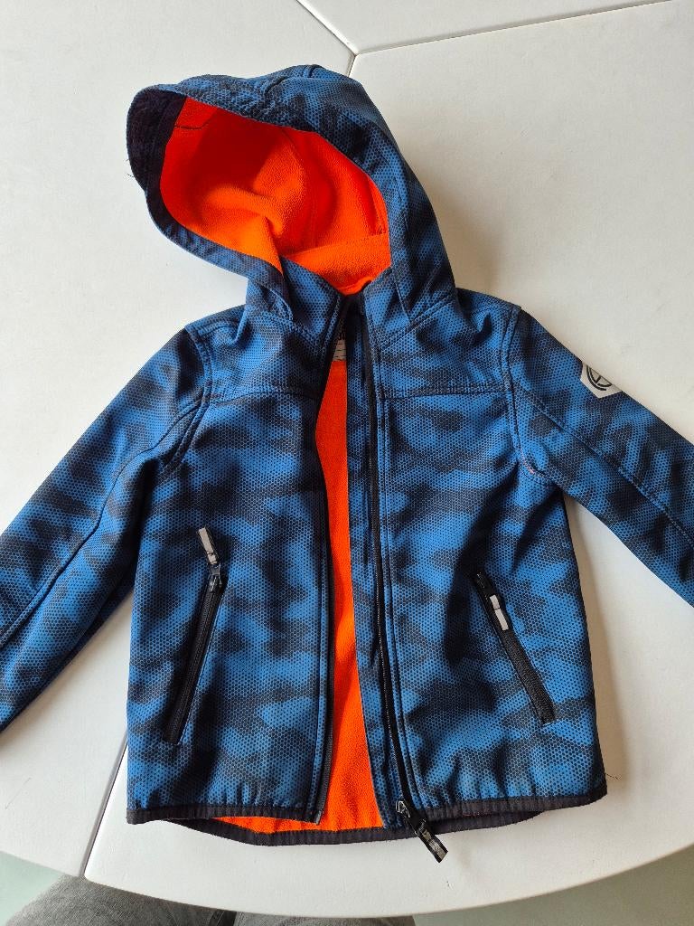 Softshell jas 98-104, Kinderen en Baby's, Kinderkleding | Maat 98, Jongen of Meisje, Ophalen of Verzenden, Zo goed als nieuw, Onbekend