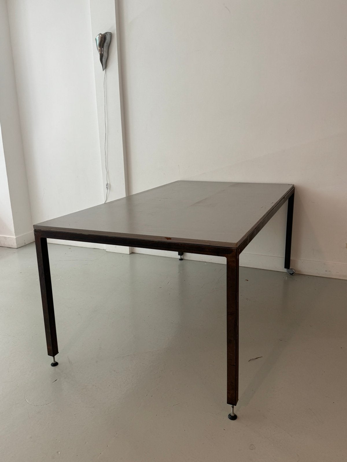 Metal frame table, Tafel met metalen frame 3 stuks, Ophalen, 50 tot 100 cm, Zo goed als nieuw, 150 tot 200 cm