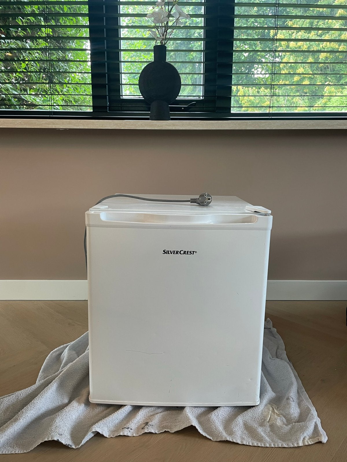 Compacte SilverCrest Koelkast met Vriesvak, Witgoed en Apparatuur, Koelkasten en IJskasten, Ophalen, Gebruikt, Minder dan 75 liter