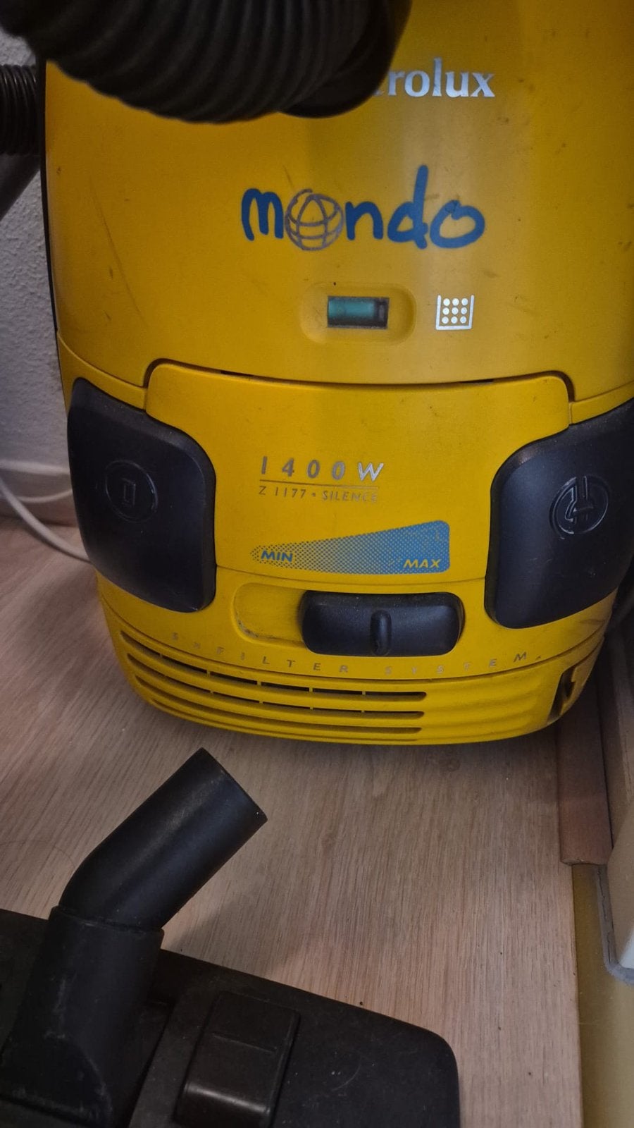 Electrolux Mondo stofzuiger met extra voet, Gebruikt, Sledestofzuiger, Regelbare zuigkracht, 1200 tot 1600 watt