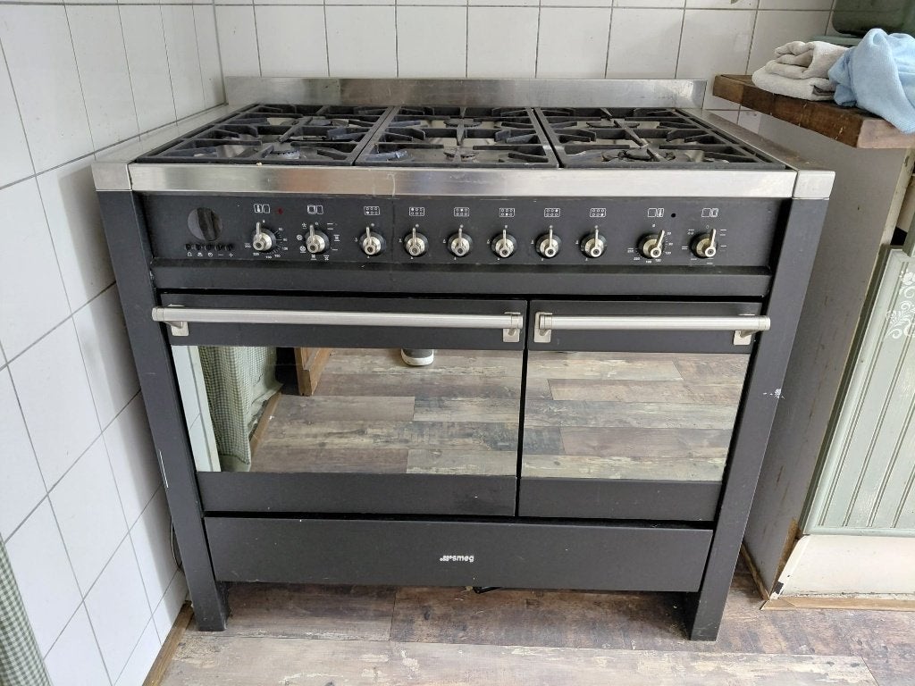 Smeg Fornuis met 6 gaspitten en dubbele oven, Ophalen, Gebruikt, Hete lucht, 60 cm of meer