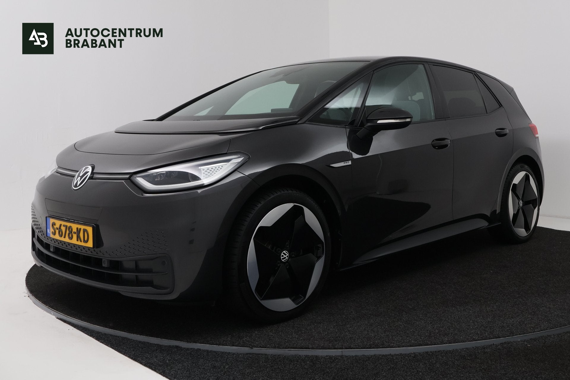 Volkswagen ID.3 First Plus 58 kWh SOH 91% (PANO, CAMERA, SFE, Auto's, Volkswagen, Automaat, Gebruikt, Zwart, ID.3