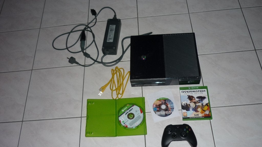 Xbox One met controller en spellen, Xbox One, Ophalen of Verzenden, Met 1 controller, 500 GB