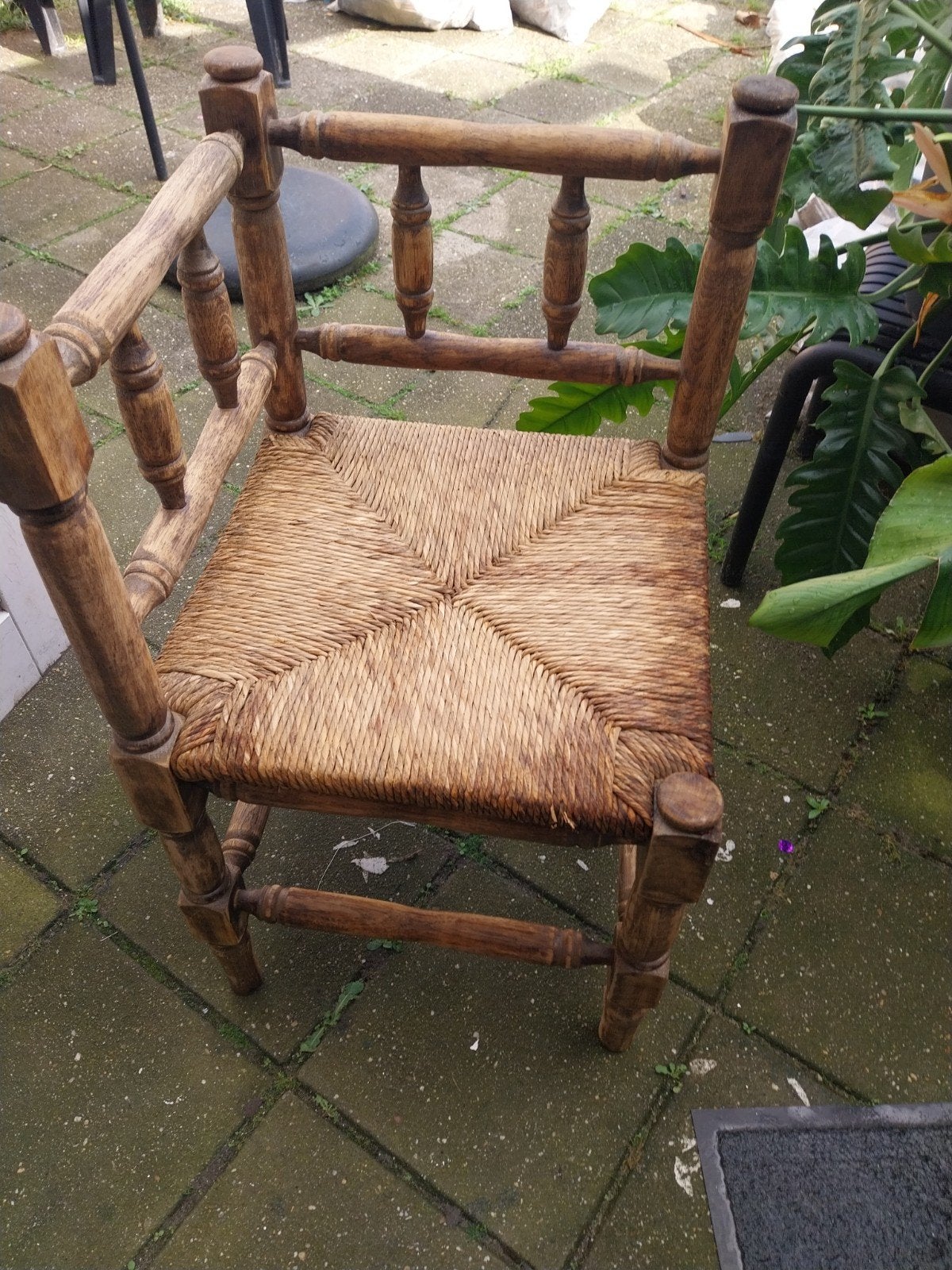Vintage houten stoel met biezen zitting - opgeschuurd, Ophalen of Verzenden