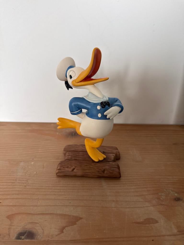 Wdcc Disney Donald Duck The Wise Little Hen Z.G.A.N., Ophalen of Verzenden, Donald Duck, Zo goed als nieuw, Beeldje of Figuurtje