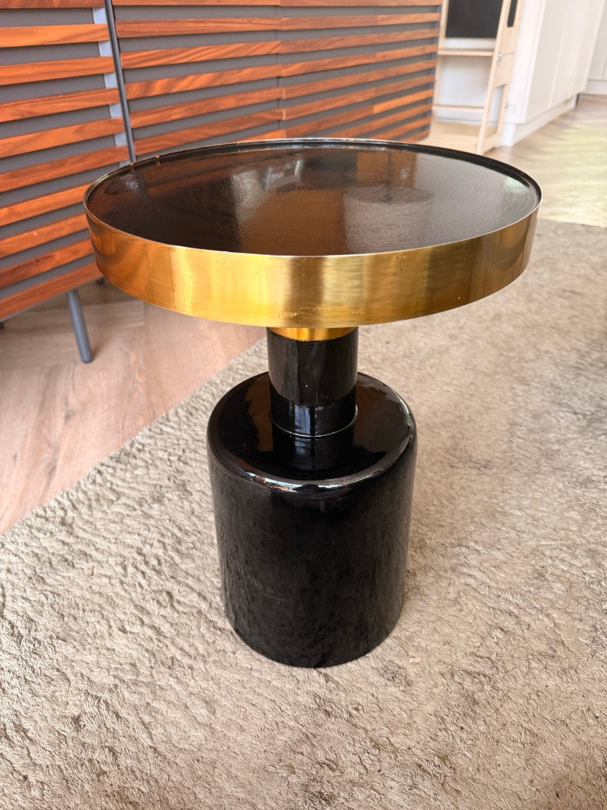 Zuiver Glam Bijzettafel Rond 36 cm Zwart/ Goud, Huis en Inrichting, Tafels | Bijzettafels, Minder dan 55 cm, Metaal of Aluminium
