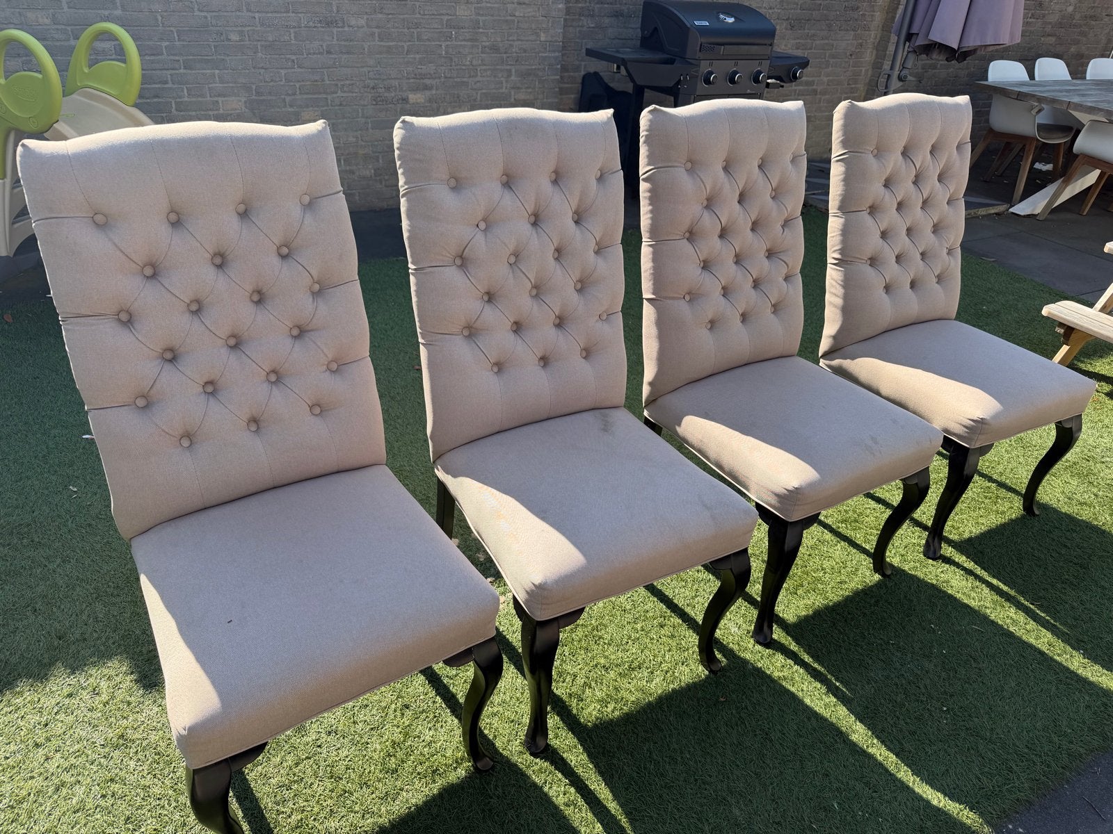 Set van 4 gebruikte eetkamerstoelen met lichte vlekjes