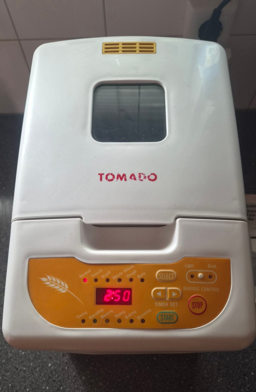 Tomado Broodbakmachine met handleiding - Compleet, Ophalen of Verzenden, Gebruikt, Met timer, Kijkvenster