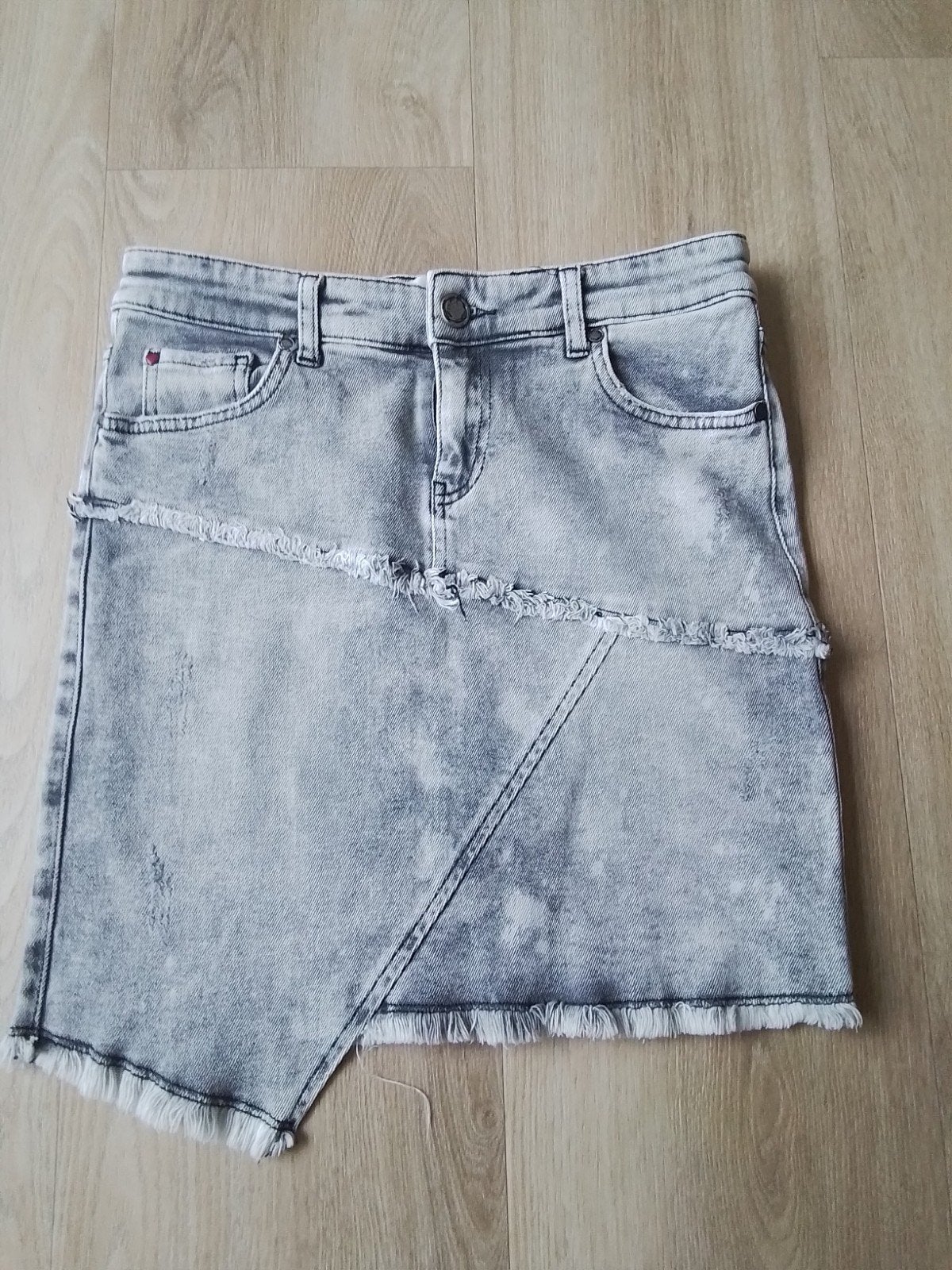 Izgst spijkerrokje ZHRILL mt 27, Kleding | Dames, ZHRILL, Ophalen of Verzenden, Zo goed als nieuw, Maat 34 (XS) of kleiner