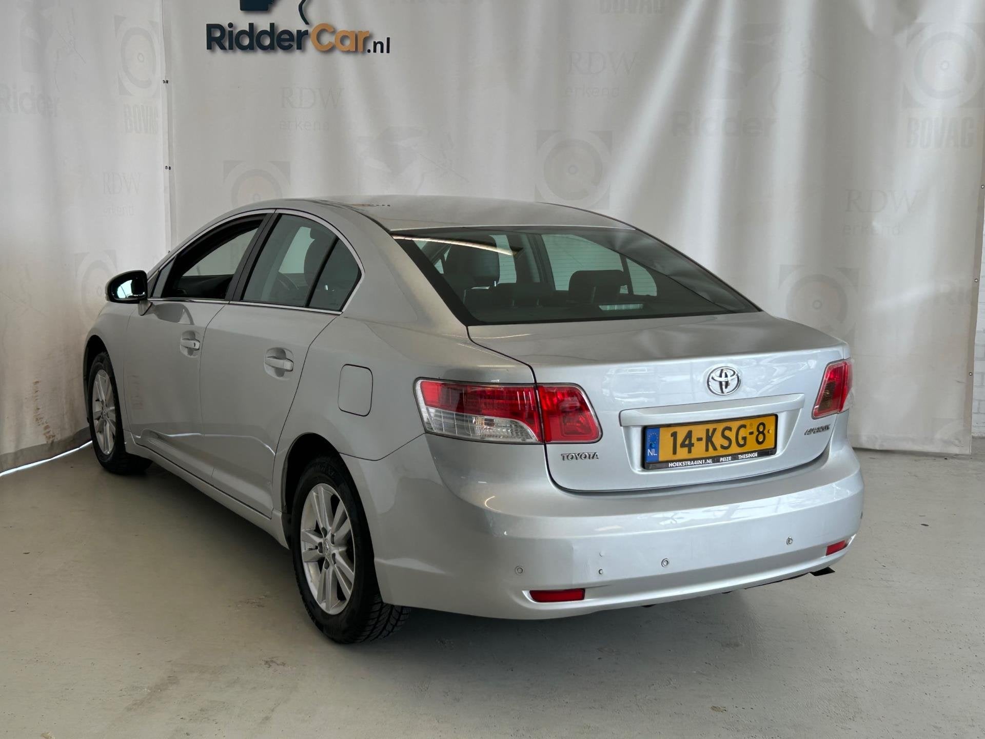 Toyota Avensis 1.8 VVTi Dynamic|AUTOMAAT|NAP|CRUISE|PARK SEN, Auto's, Toyota, 4 cilinders, Origineel Nederlands, 1600 kg, Sedan