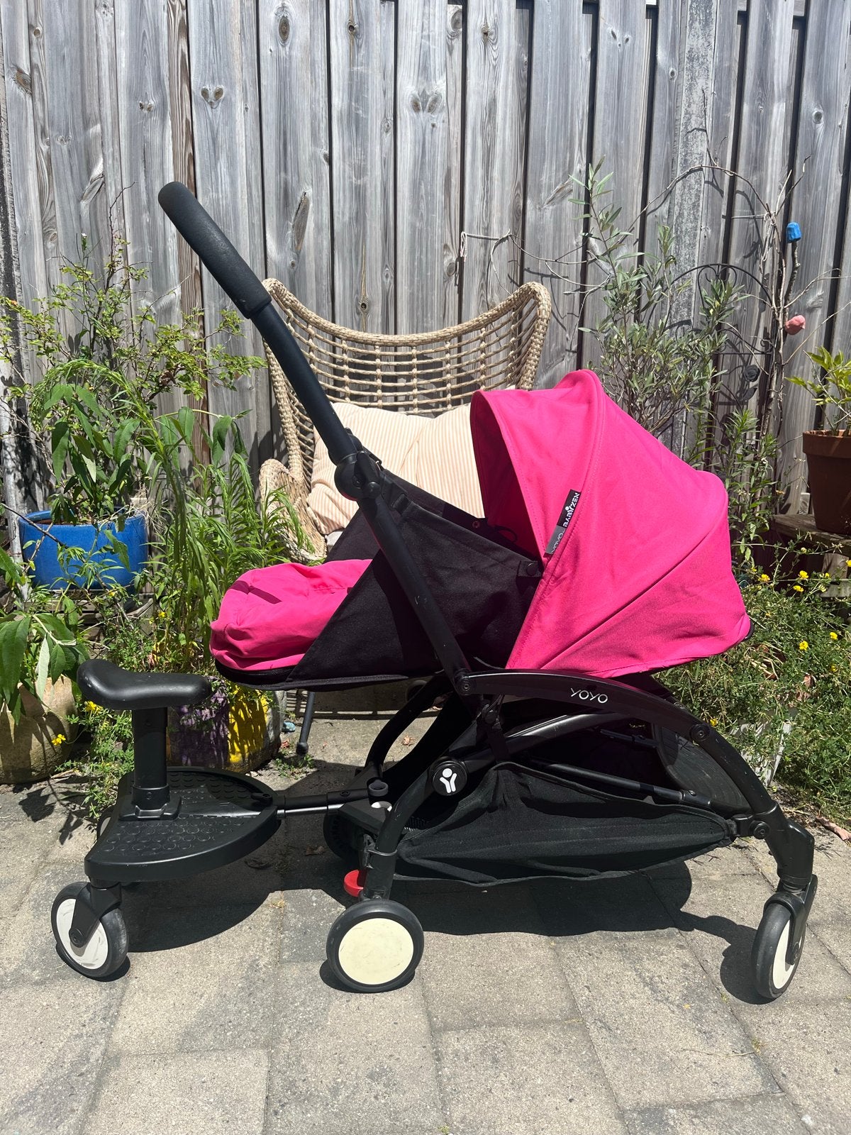 YOYO buggy met roze bekleding en meerijdplankje, Ophalen of Verzenden, Gebruikt, Overige merken, Verstelbare rugleuning