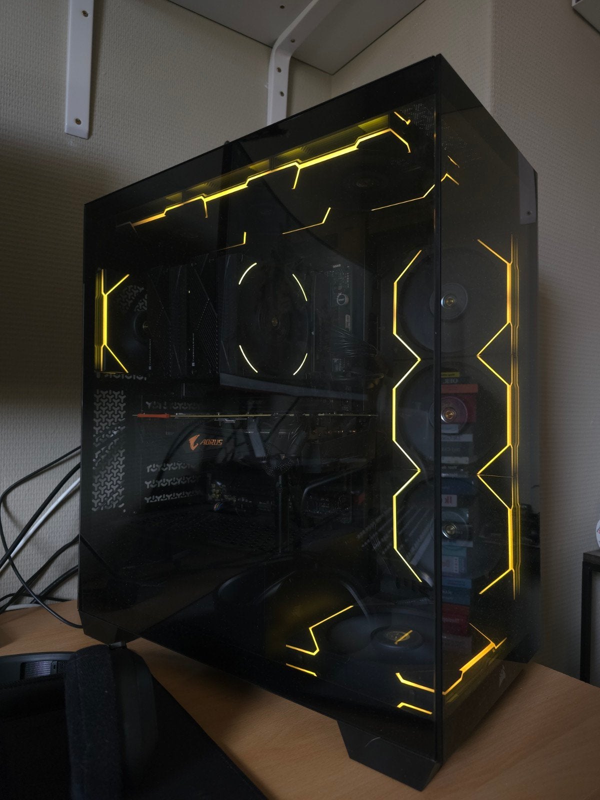 Game PC i7-13700K DDR5, 1,5 tb, 32 GB, Virtual Reality, Zo goed als nieuw