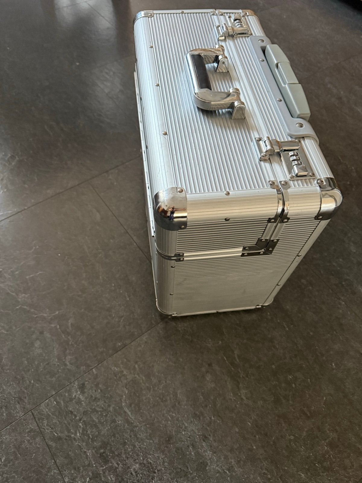 Aluminium piloten koffer met uitschuifbare handgreep en slot, Gebruikt, 50 tot 60 cm, Slot, Ophalen of Verzenden