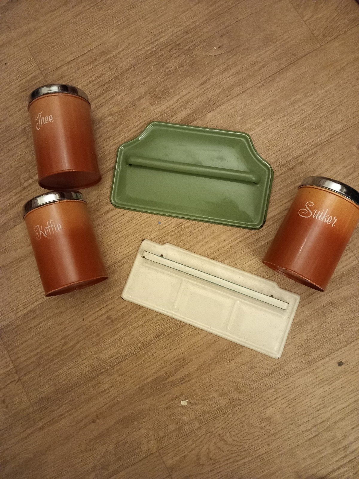 Vintage Emaille Keuken Set: Bussen en Lepelrekken, Ophalen
