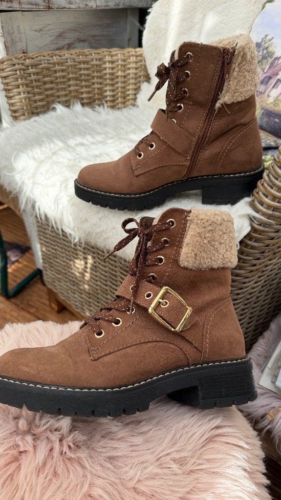 Halfhoge dames Schoenen, Schoenen met lage hakken, Bruin, Ophalen of Verzenden, Zo goed als nieuw