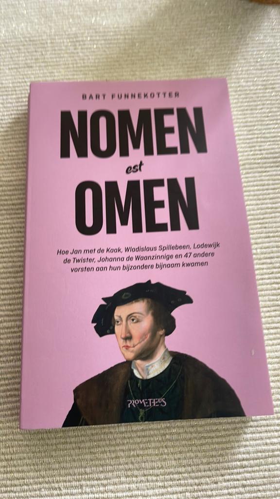 Bart Funnekotter - Nomen est omen, Boeken, Overige Boeken, Zo goed als nieuw, Ophalen of Verzenden