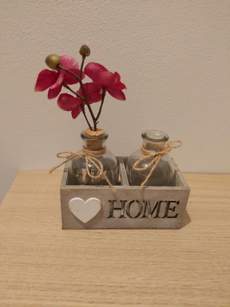 Klein bakje met orchidee  in vaasje, Ophalen