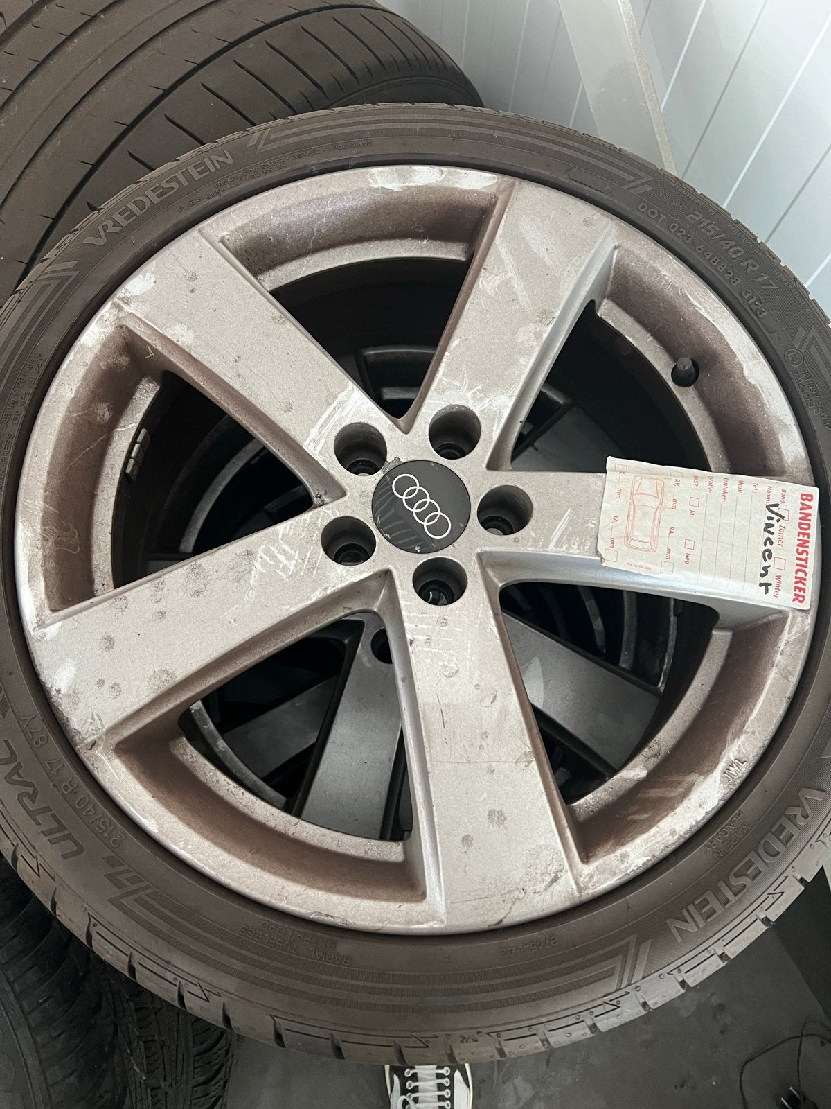 Set Audi A1 wielen 17 inch met Vredestein banden (2 mnd oud), Ophalen, Banden en Velgen, 17 inch, Personenwagen