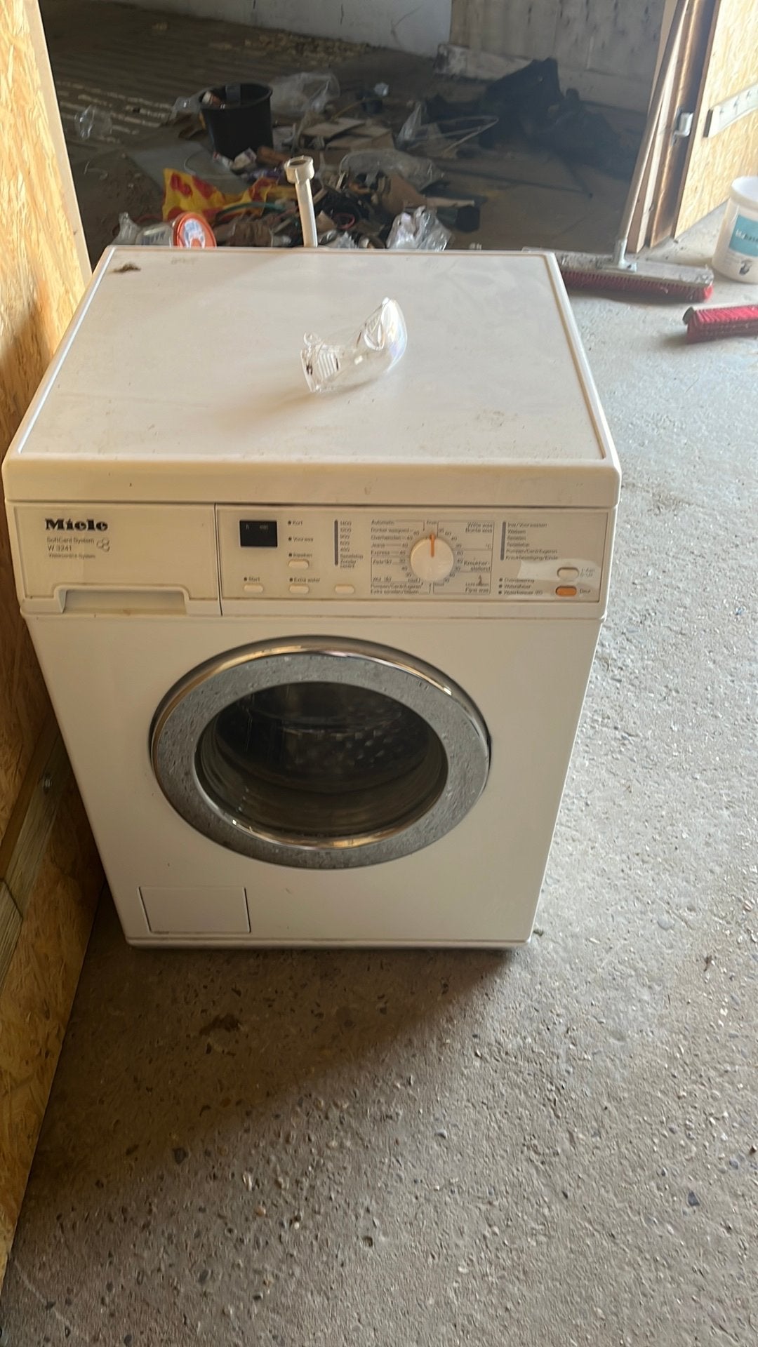 Miele wasmachine softcare system, Ophalen, Zo goed als nieuw, 1200 tot 1600 toeren, 85 tot 90 cm