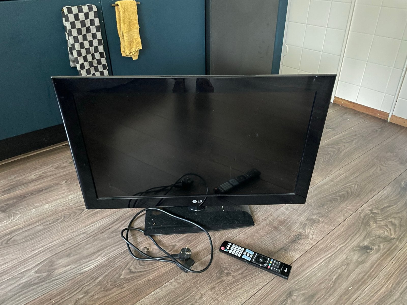 LG 32LD350 LCD TV - 81 cm (32 inch), Ophalen, Gebruikt, 50 Hz, LG