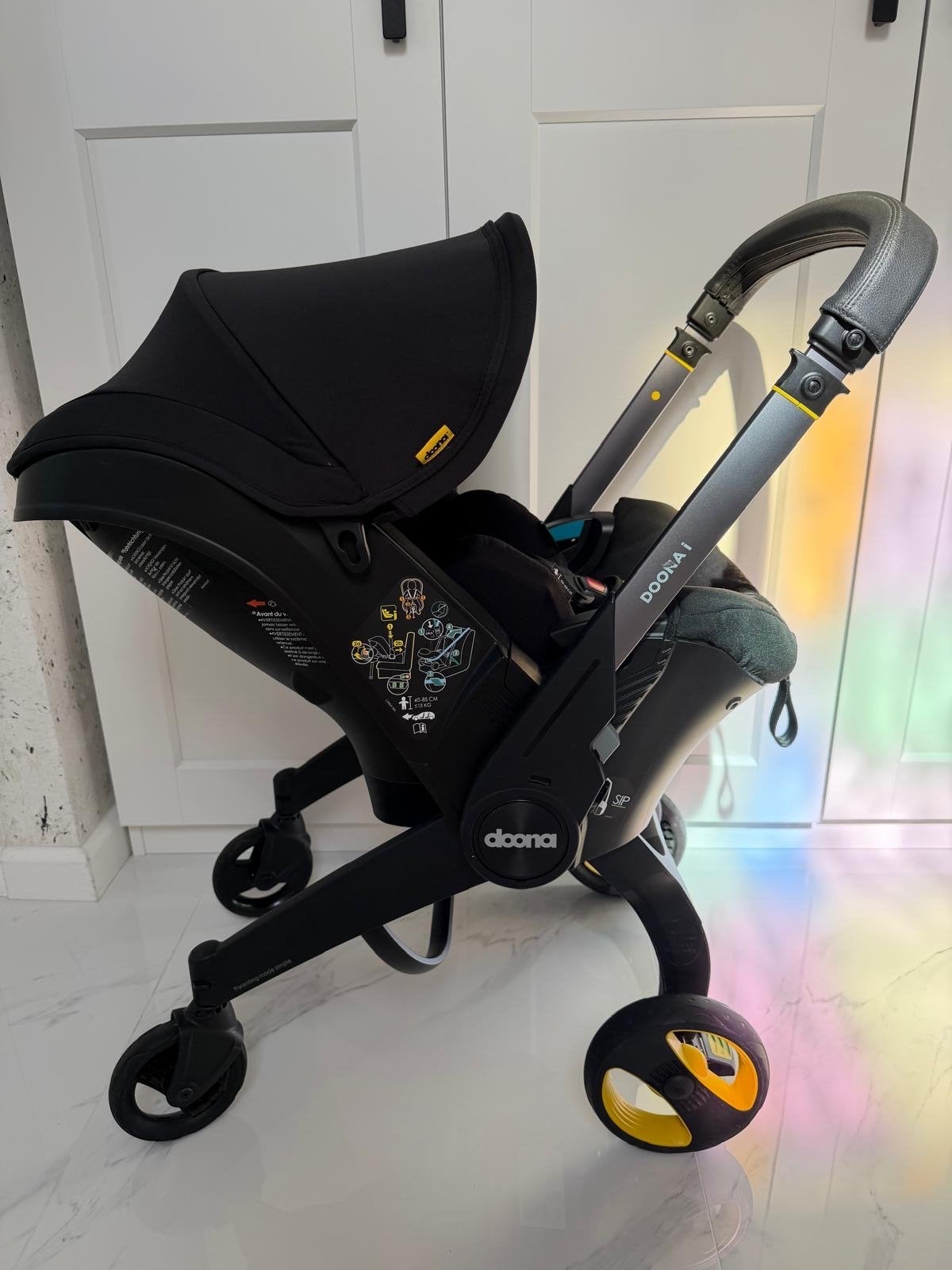 Doona i autostoel en kinderwagen in één, Overige merken, Autogordel of Isofix, Zo goed als nieuw, 0 t/m 13 kg